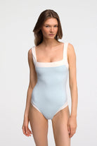 Bianco Maillot in Blu Marr