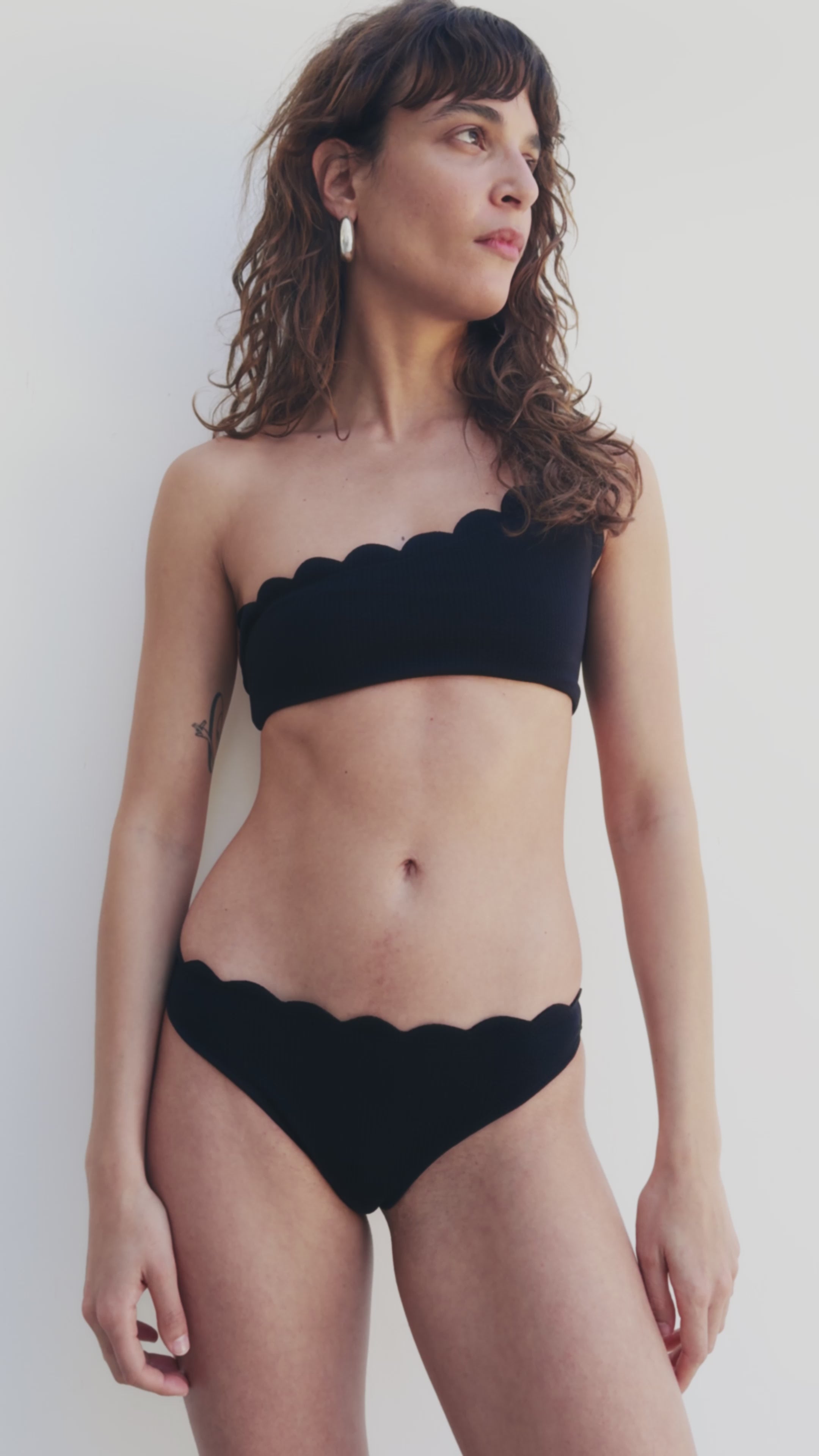 Marysia Women's Santa Barbara Bikini Top in Black| Italian Stretch